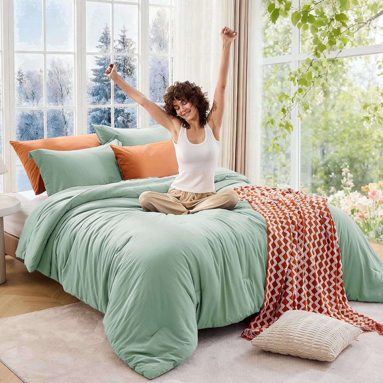 Detalle 2 de MUXHOMO Queen Comforter Set: All-Season Ultra-Soft Down Alternative Bedding in Sage Green
