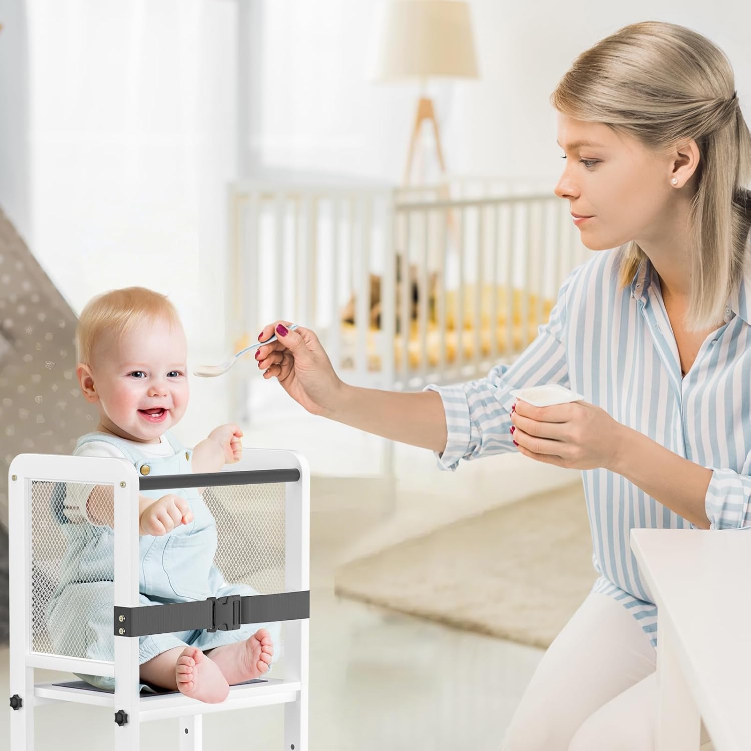 Detalle de Skokliz Kids Standing Tower nursery step stool with adjustable height (anti-tip support corners)