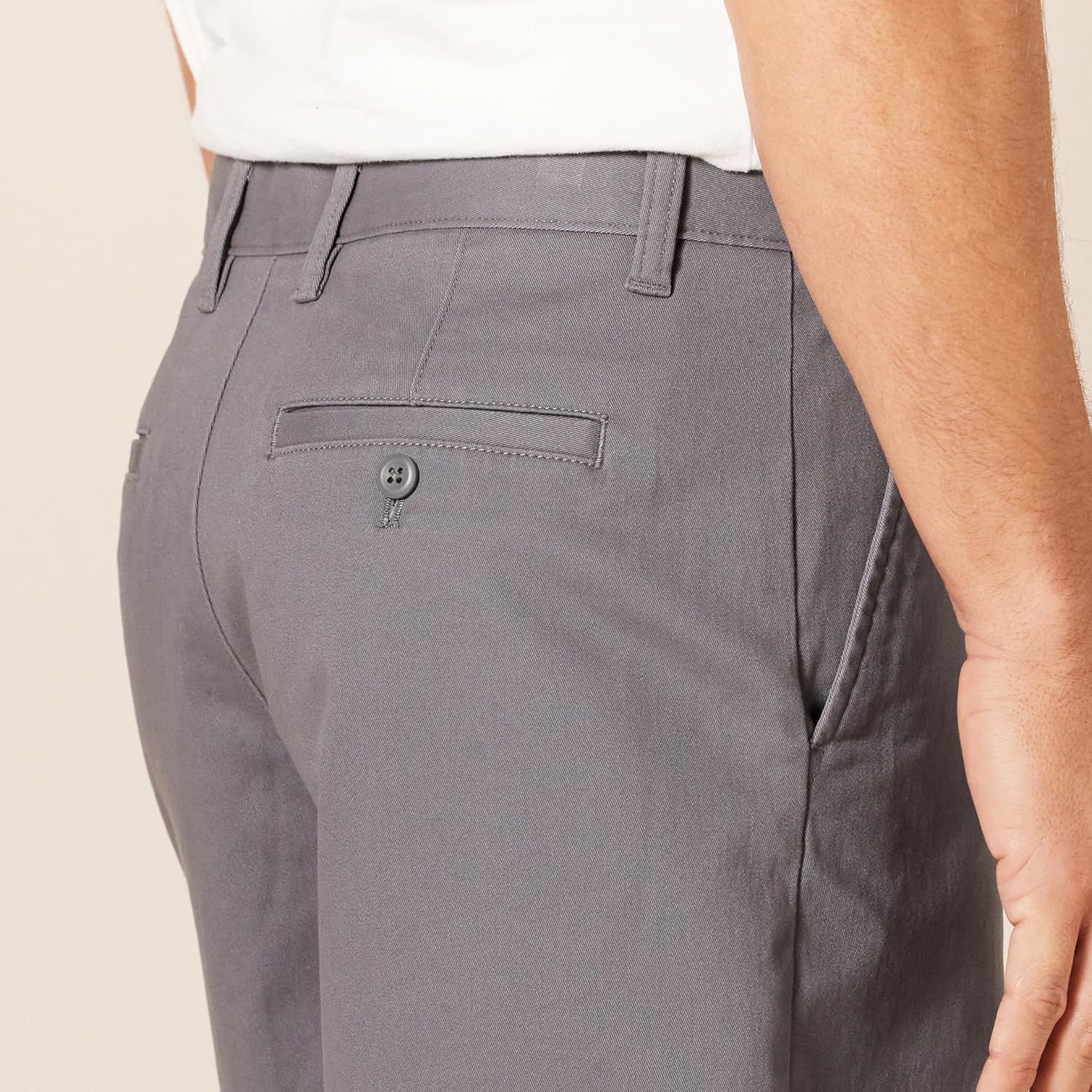 Thumbnail 3 de Amazon Essentials Men's Classic-Fit 7" Comfort Stretch Chino Shorts