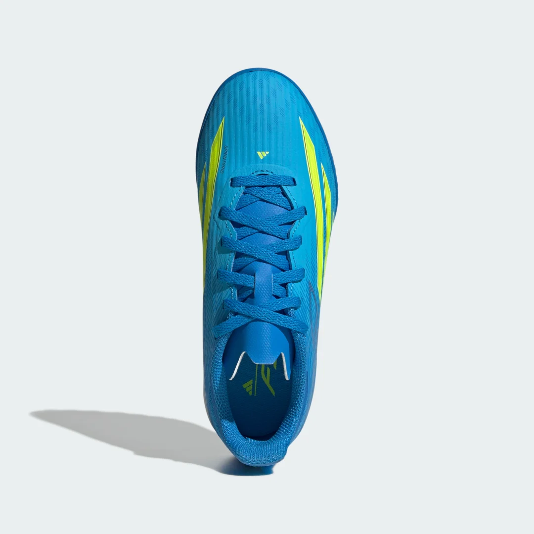 Detalle de Adidas F50 LEAGUE: Zapatillas de fútbol de moqueta para niños, color azul