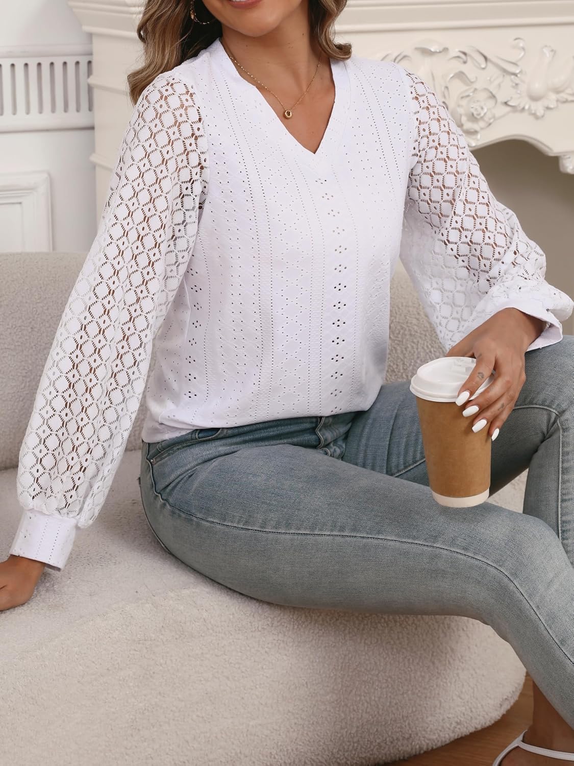 Detalle 2 de Women Crochet Long Sleeve V Neck Lace Blouse – Soft, Lightweight Spring/Summer Autu mn Top