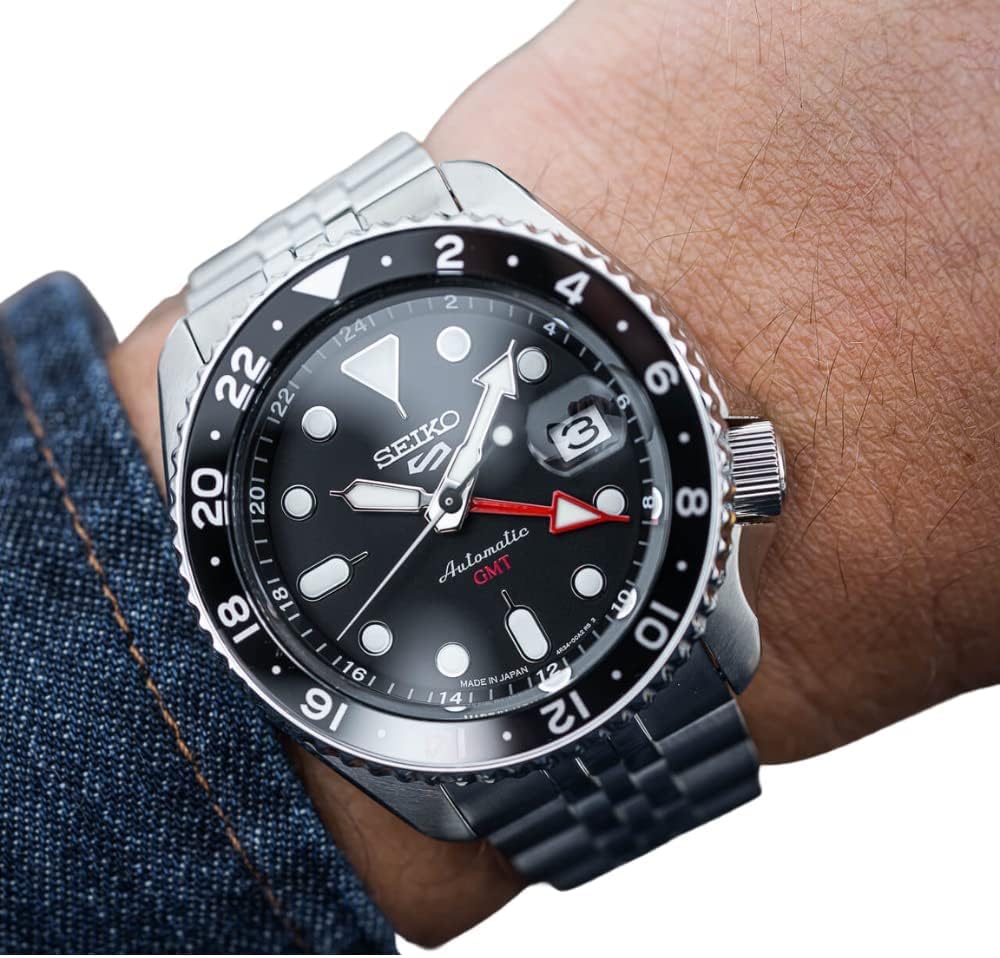 Detalle 2 de SEIKO SSK001 Automatic Watch for Men – 5 Sports with Black Dial, GMT Bezel and 100m Water Resistance