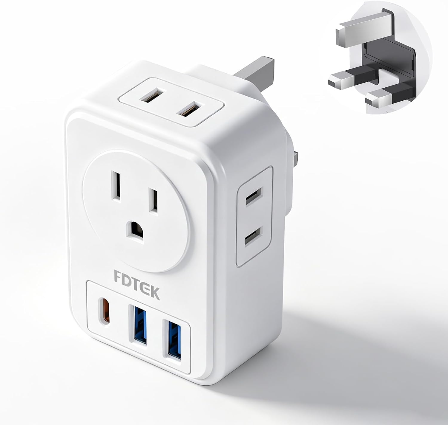 Detalle de FDTEK US to UK Plug Adapter with 3 USB Slots (7-in-1) – Type A/B to Type G