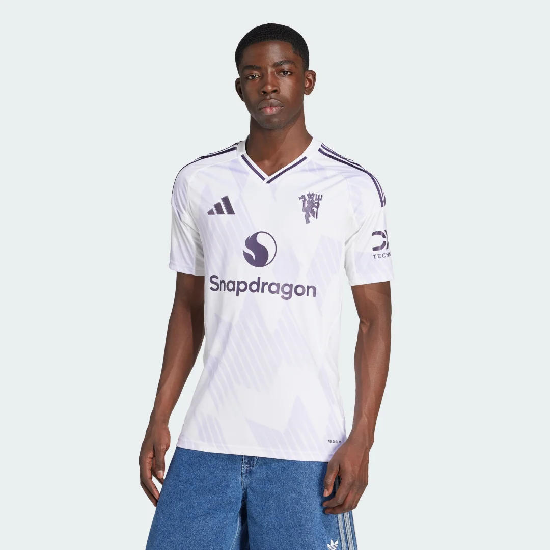 Detalle de Adidas Manchester United 25/26 camiseta segunda