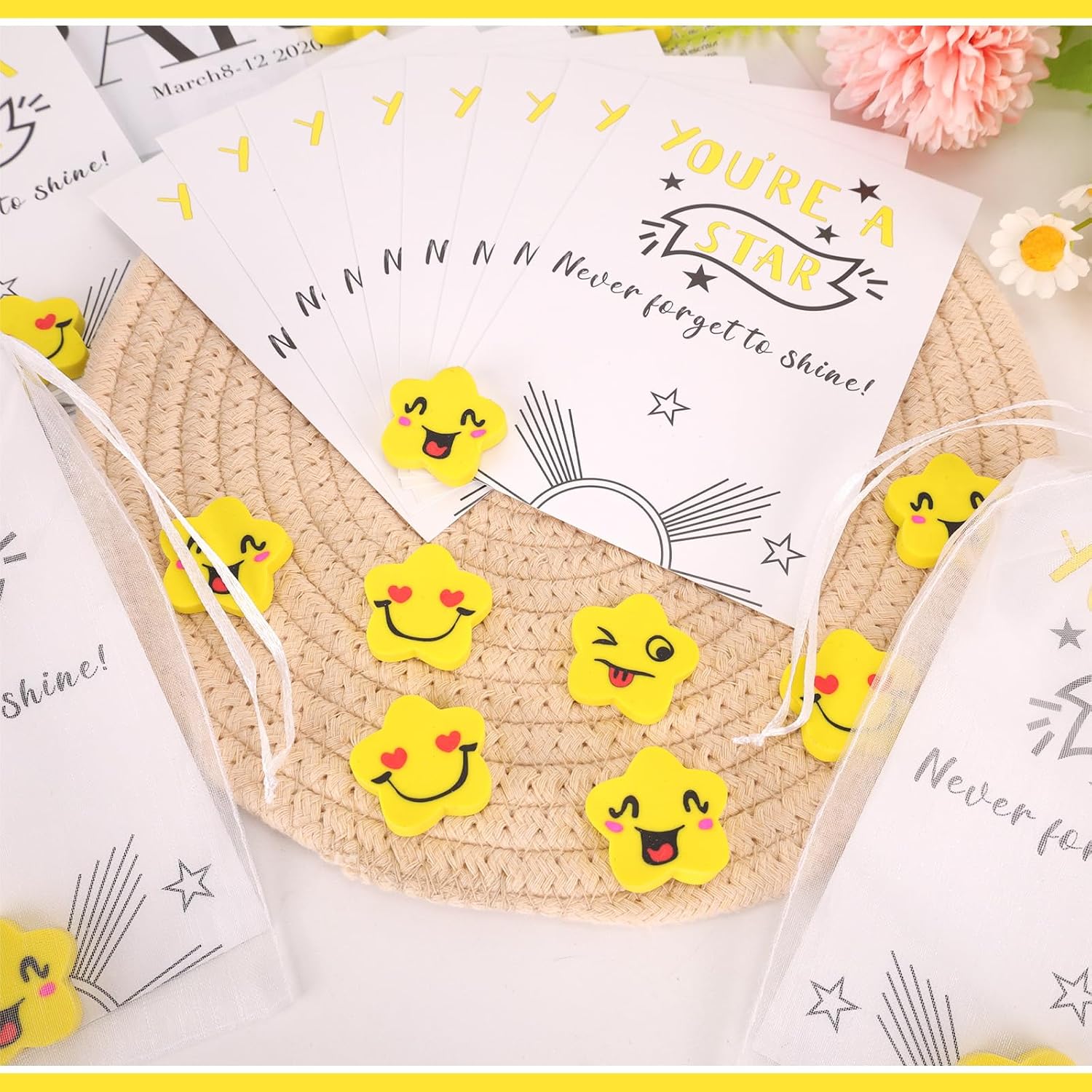 Detalle de 30 Set Gifts for Students from Teachers: Star Eraser Pack with Greeting Cards and Organza Pouches