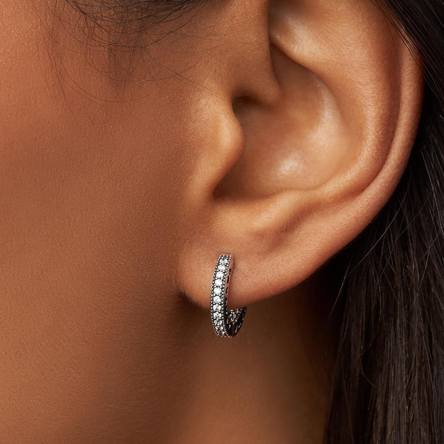 Detalle de PANDORA Creolen Unendliche Herzen Kreolen – Silber mit Zirkonia, Modell 296317CZ