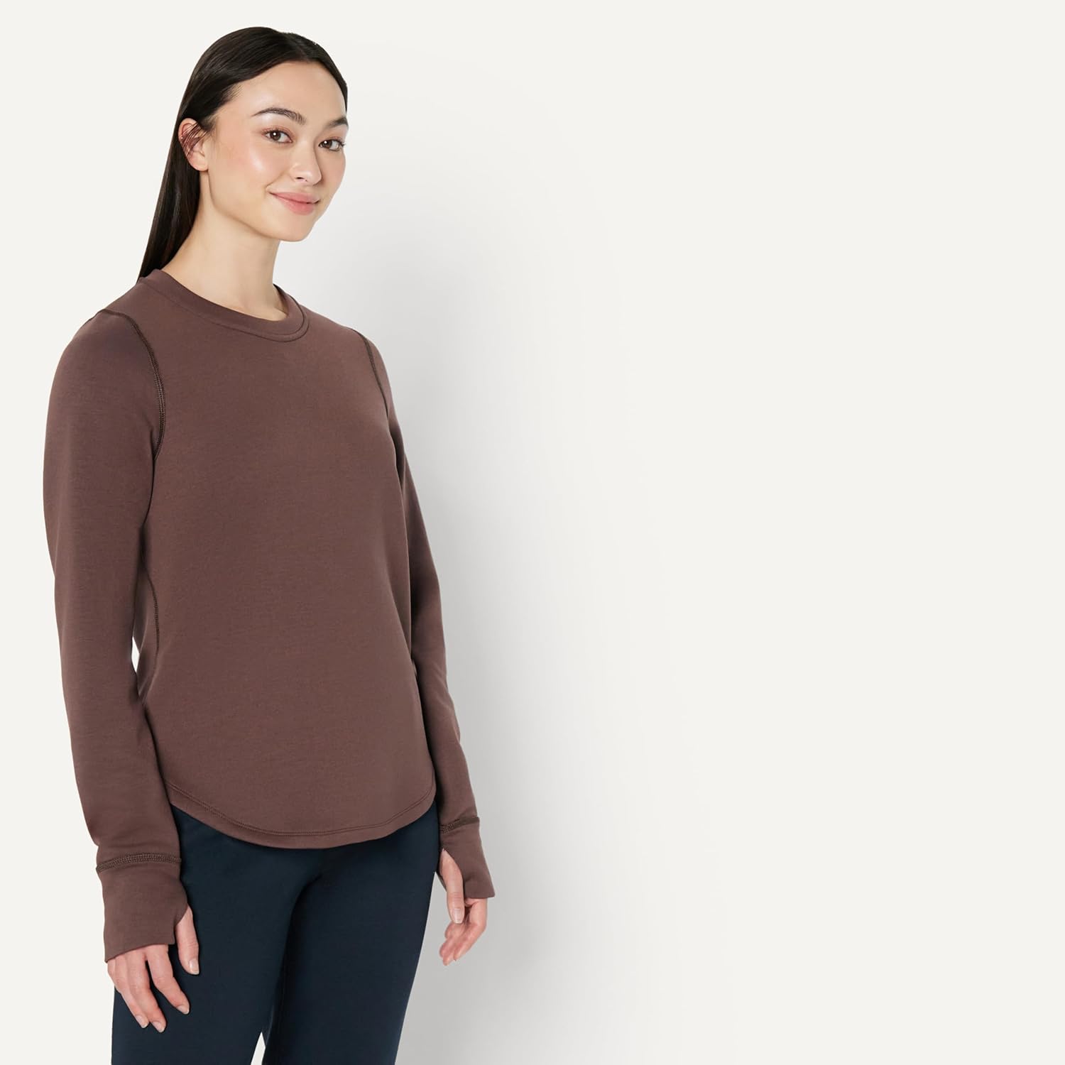 Thumbnail 1 de Amazon Essentials Women’s Active Sweat Relaxed-Fit Long-Sleeve Crewneck Sweatshirt