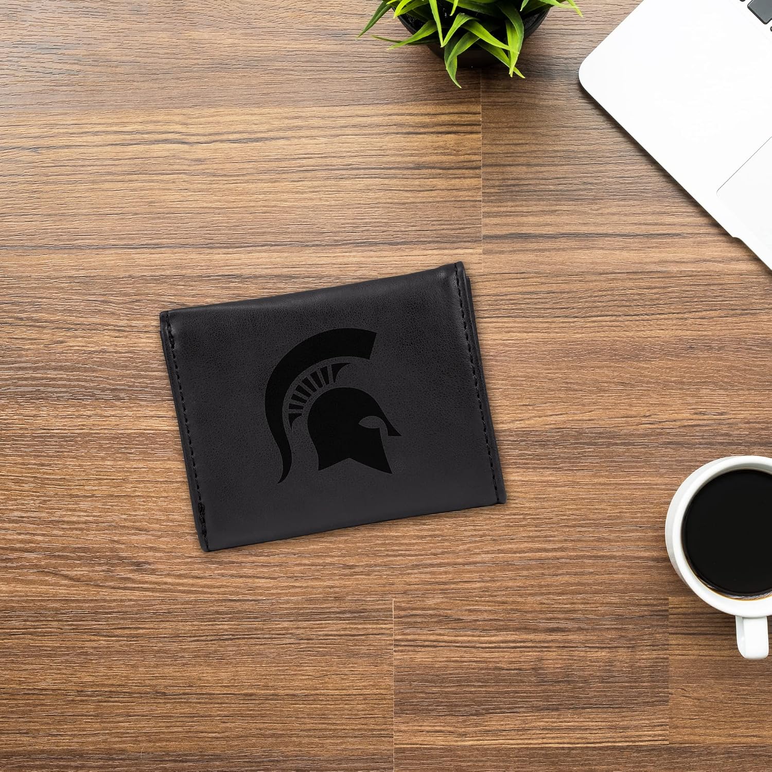 Detalle 2 de NCAA Rico Industries Laser Engraved Tri-Fold Wallet (Men’s) with Team Logo