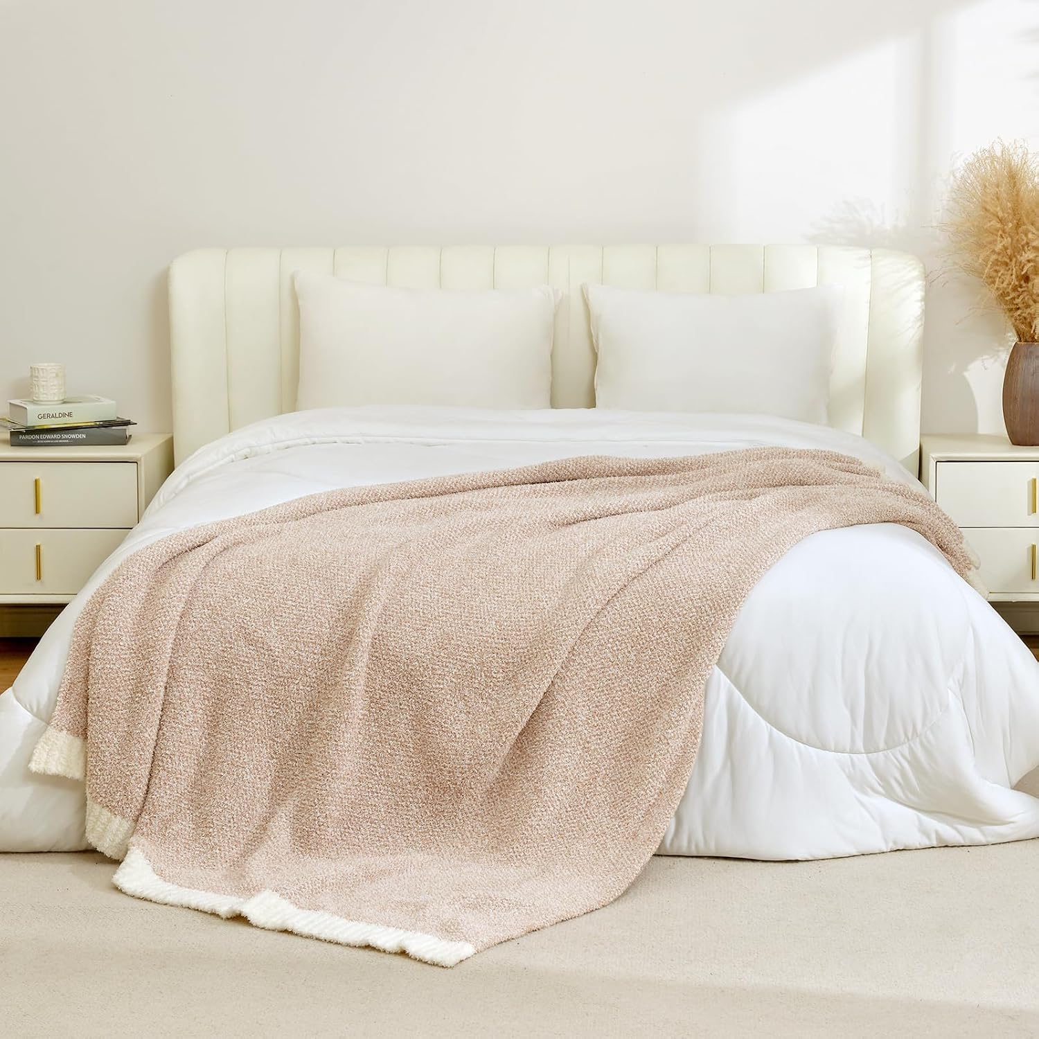 Detalle 2 de Snuggle Sac Oversized Knit Throw ⚙