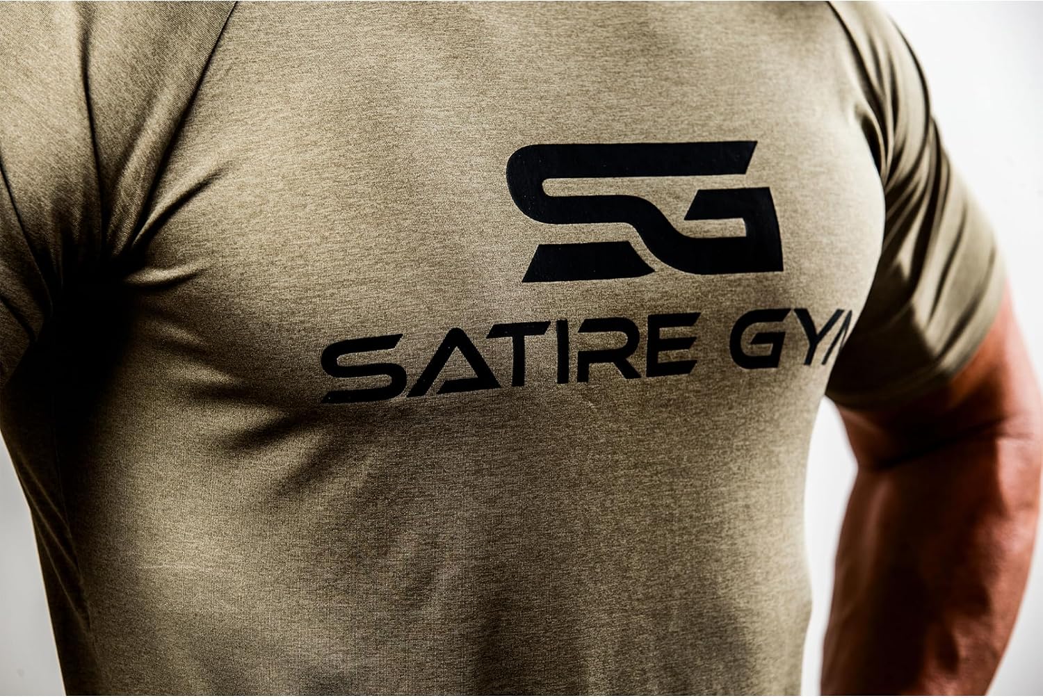 Detalle 2 de Satire Gym Shirt Herren Funktionsshirt kurzarm – atmungsaktives Sport-T-Shirt für Training, Crossfit & Laufen