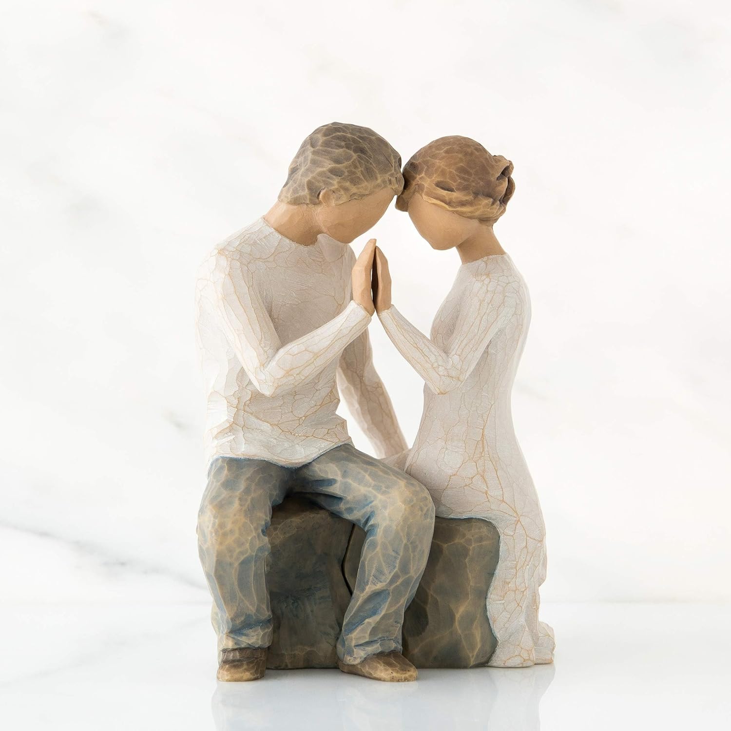Detalle de Enesco Willow Tree Around You Figurine – Handbemalte Harzskulptur, 16 cm