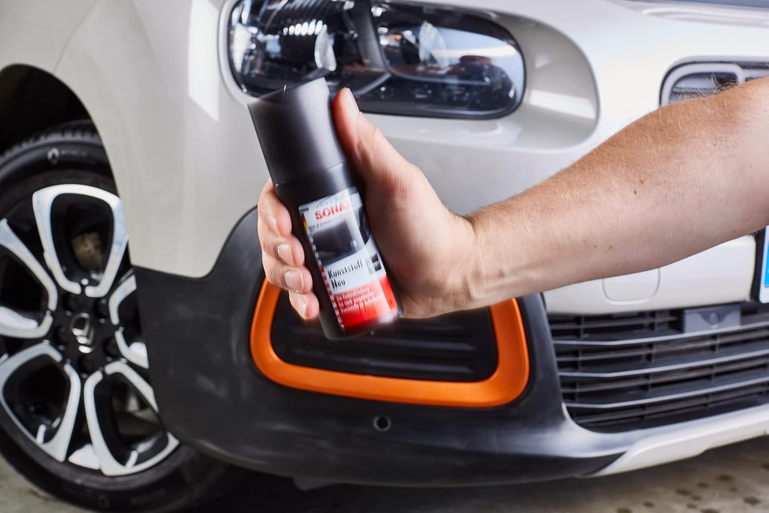 Thumbnail 2 de SONAX Rinnovatore plastiche (100 ml) con applicatore: ravviva i colori degli esterni