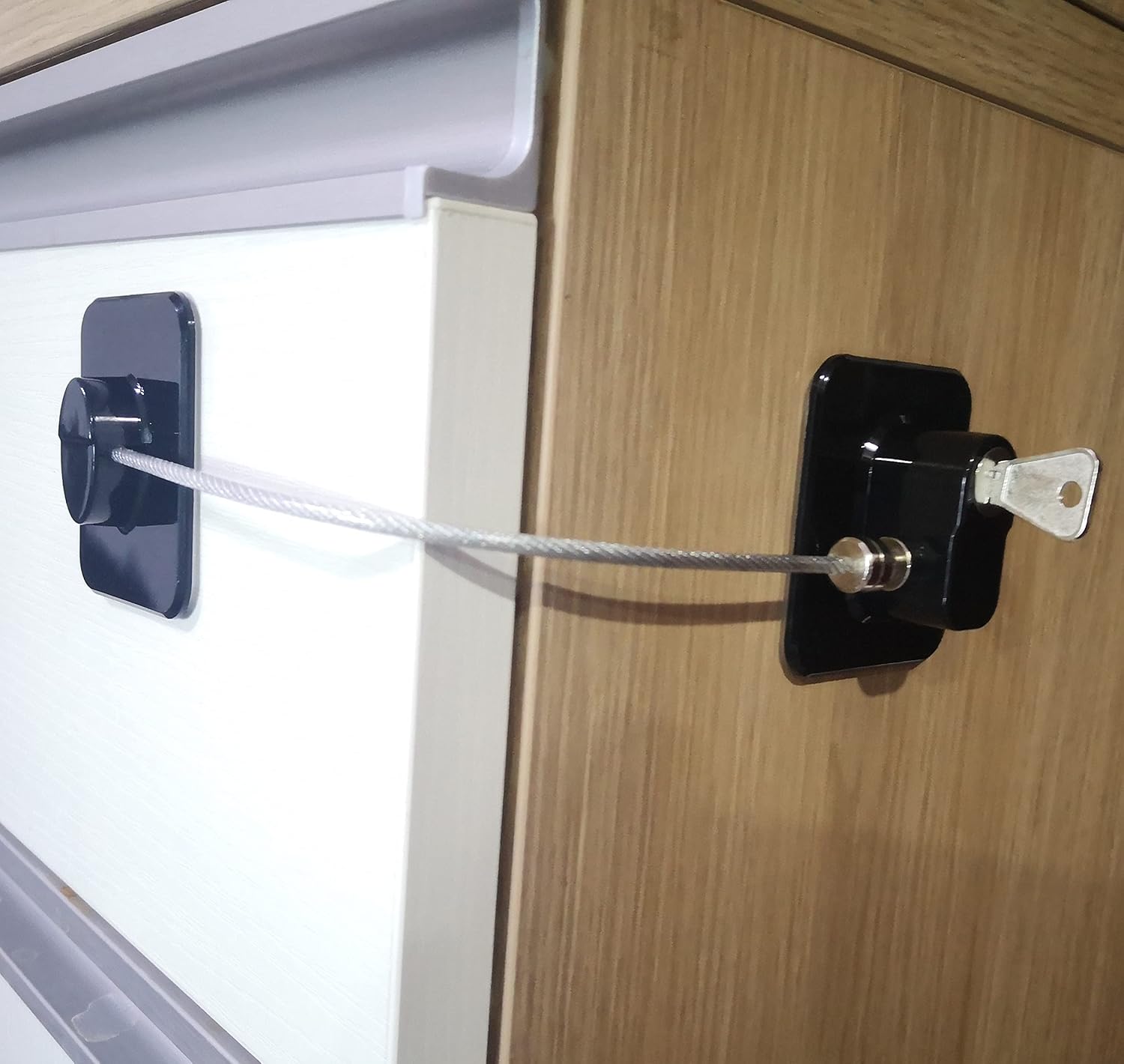 Thumbnail 6 de YEYA LOCK-FQ3-3-4 Refrigerator Locks with Keys, 4-Pack Adhesive Child Locks