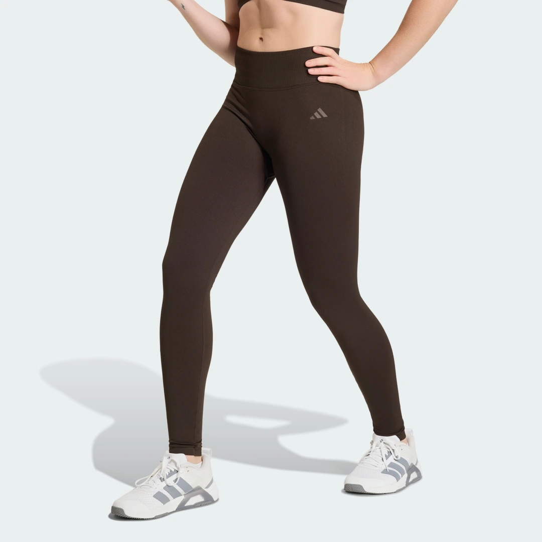 Detalle de Adidas Mallas Workout Essentials Knit Scrunch 7/8 – Marrón