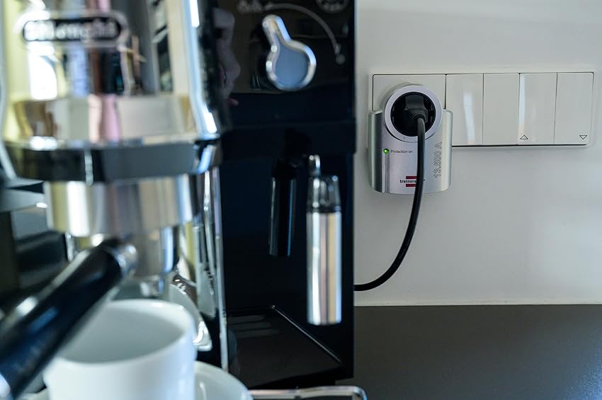 Thumbnail 2 de Primera-Line Adaptador antitensión 13.500A ⚡