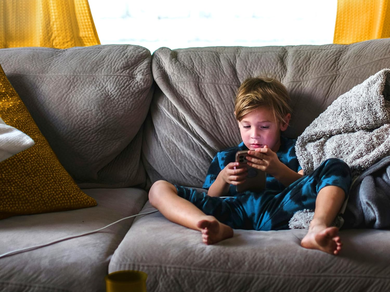Thumbnail 6 de Coperta originale npluseins Coral Fleece 1448.2043 – blu navy con maniche e marsupio, 90x150 cm per bambino