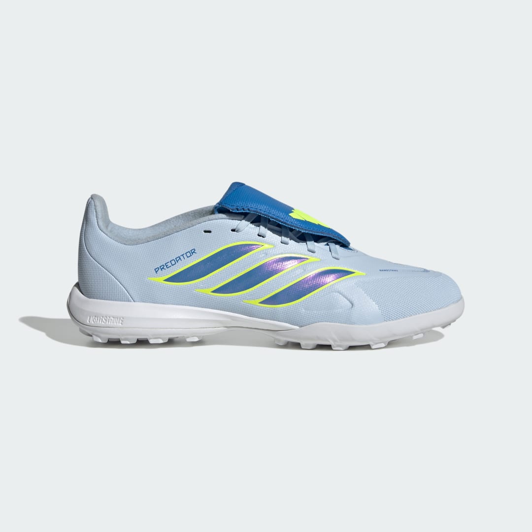 Detalle 2 de Adidas Predator League: Zapatilla de fútbol de moqueta con lengüeta plegable para niños