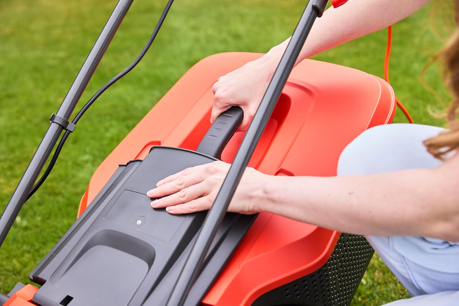 Thumbnail 4 de Flymo Speedi-Mo 360C Electric Wheeled Lawn Mower: A practical choice for first-time buyers