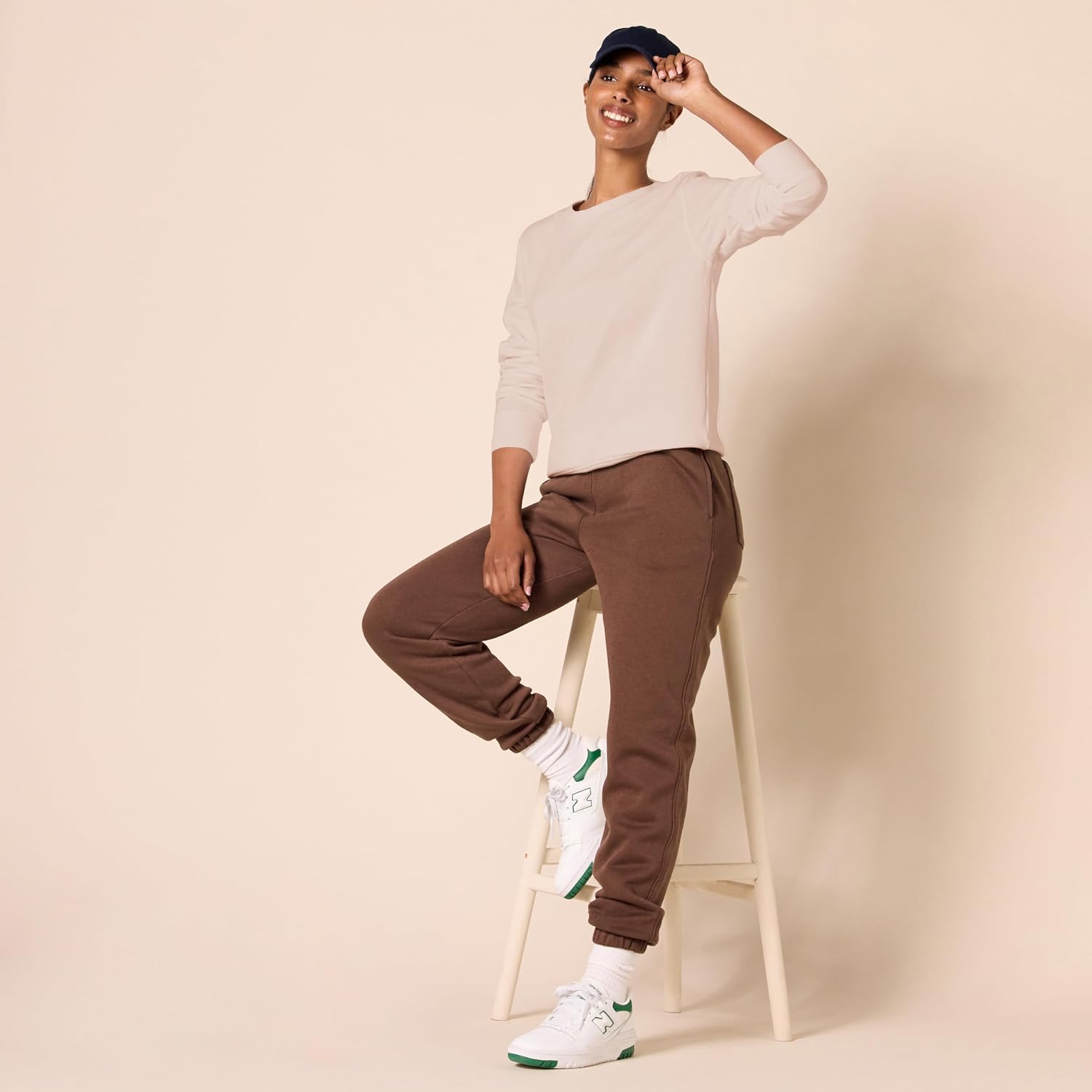 Thumbnail 4 de Amazon Essentials Women’s Fleece Crewneck Pullover Sweatshirt (Plus Size available)