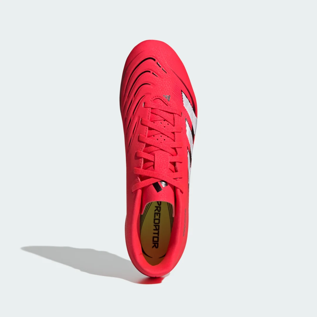 Detalle de Adidas Predator Club césped natural 1️⃣ Rojo