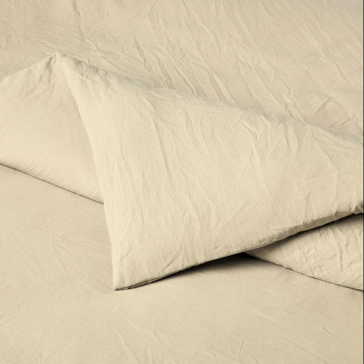 Detalle de Amazon Basics Brushed Microfibre Bedding Set 3-Piece King Beige