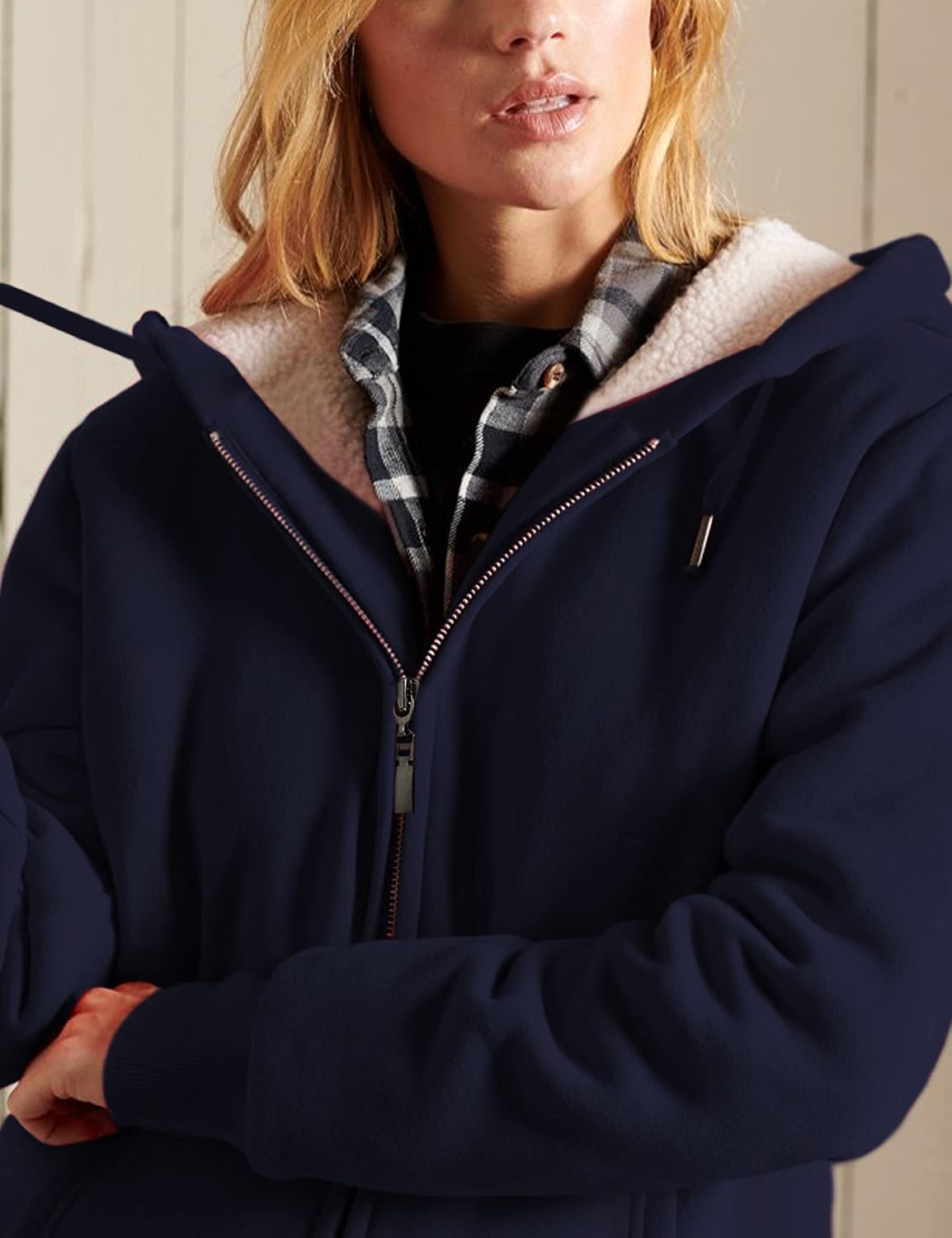 Detalle de Women's Fleece-Lined Hoodie Jacket