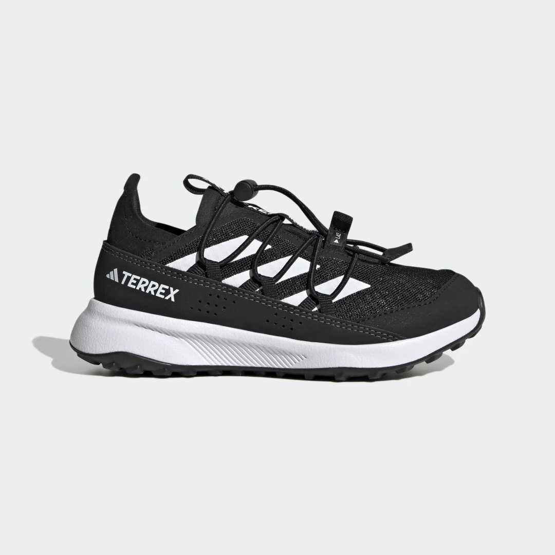 Detalle de Zapatilla Terrex Voyager 21 HEAT.RDY Travel de Adidas: comodidad para viajar en negro