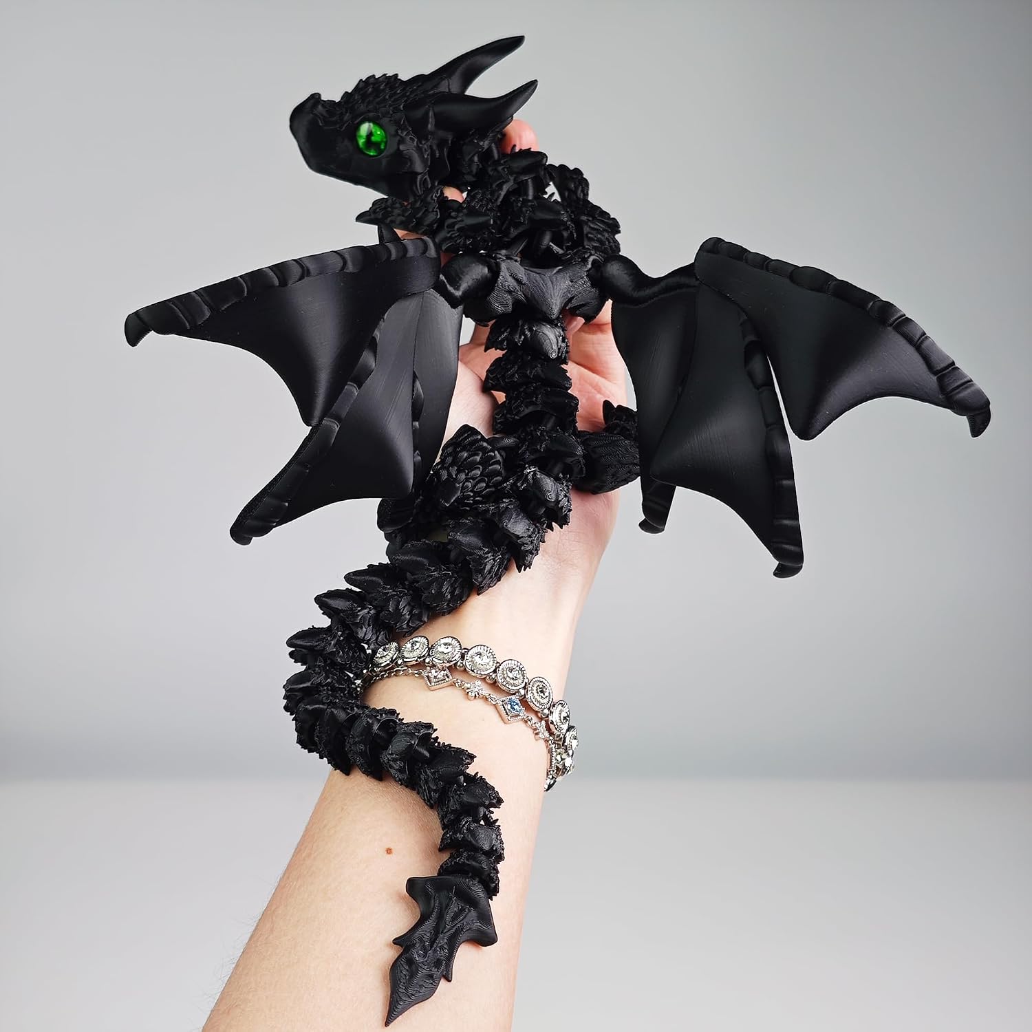 Detalle 2 de Afufu 11.8 Inches 3D Printed Dragon – Articulated Black Dragon for Desk Decor and Stress Relief
