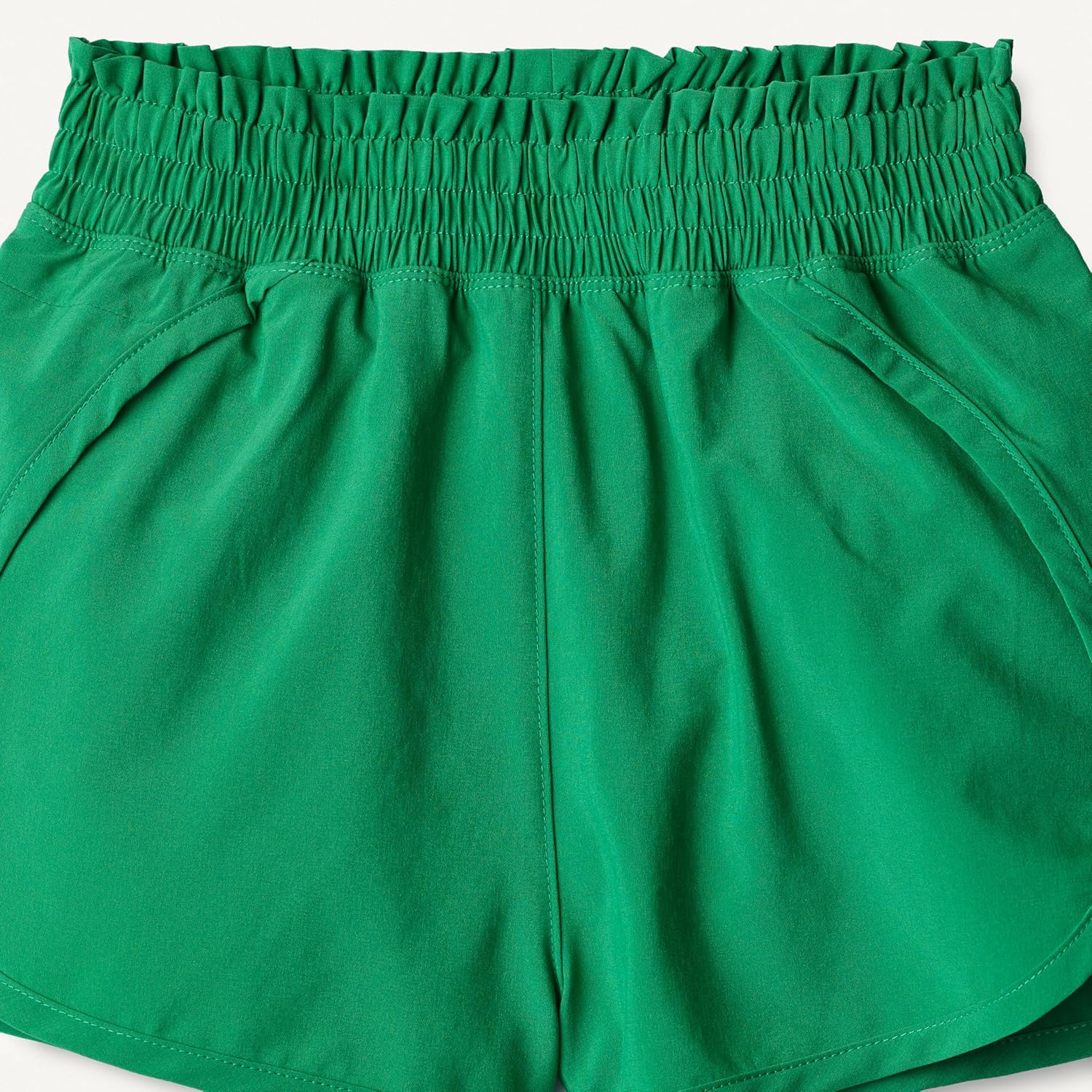 Thumbnail 3 de Amazon Essentials Girls' High-Rise Athletic Performance Shorts with Elastic Waistband