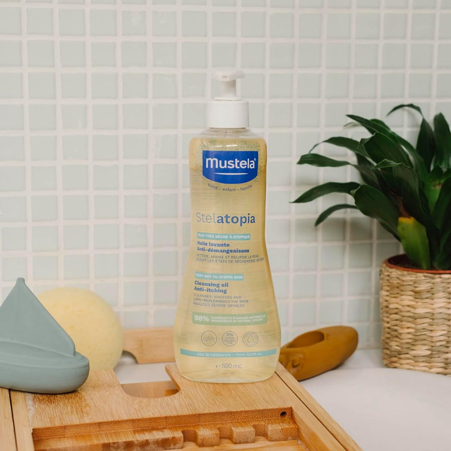 Detalle de Mustela Stelatopia Olio Bagno: detergente quotidiano per pelle con tendenza atopica e dermatite atopica