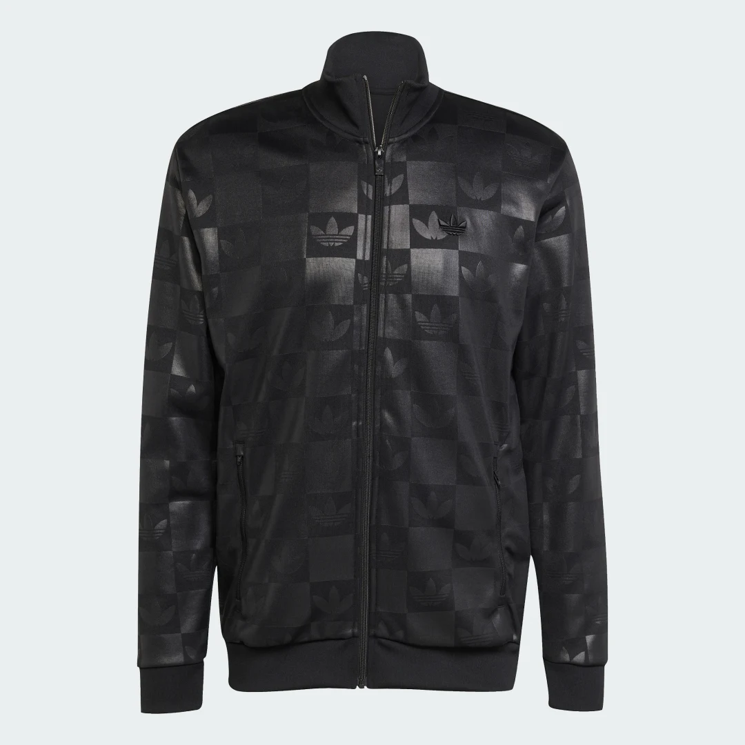 Detalle 2 de Monogram All Over Print Regular Track Top de Adidas: algo más que un chándal negro