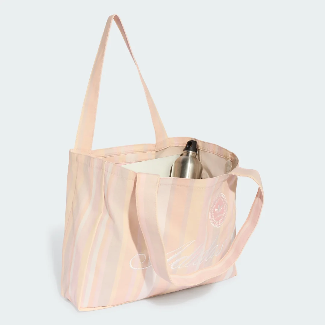 Detalle 2 de Bolsa de tela Summer Glow Canva de Adidas: práctica y versátil para el día a día