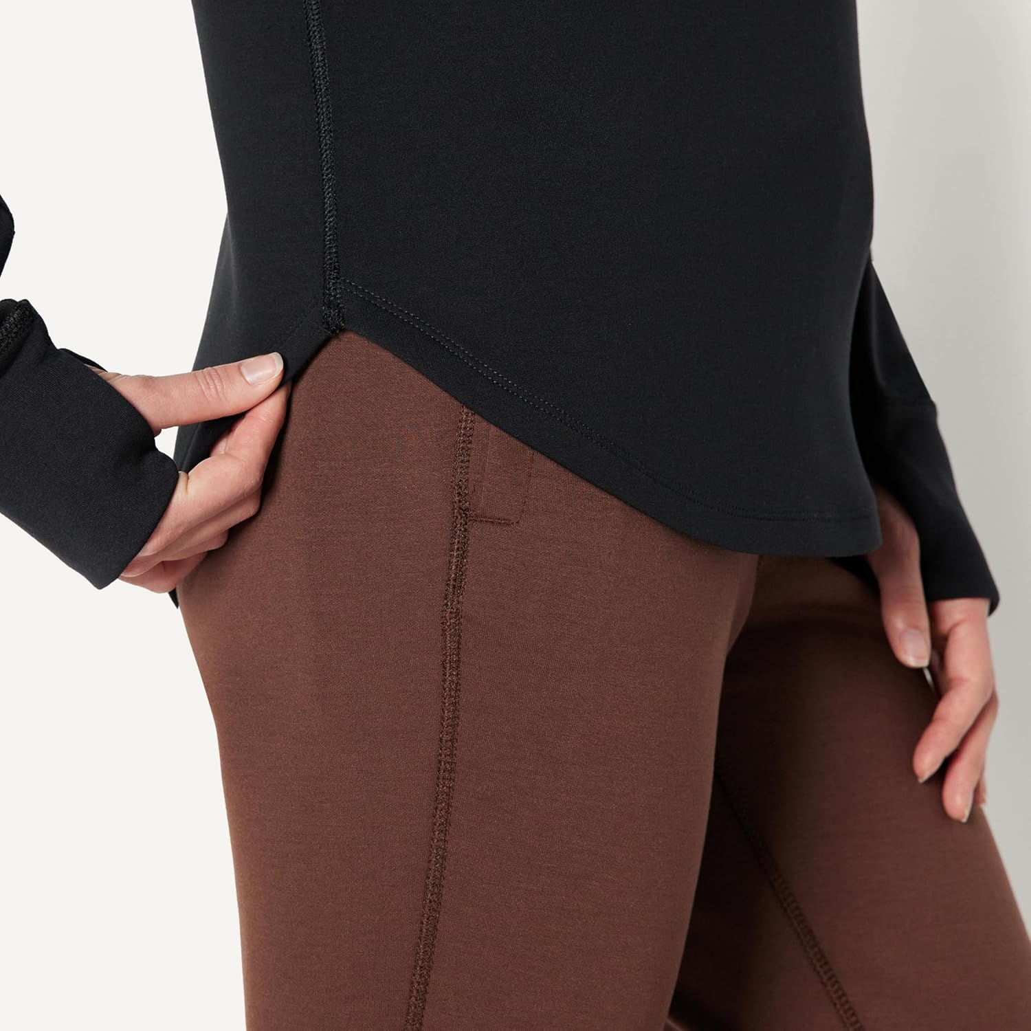 Thumbnail 3 de Amazon Essentials Women’s Active Sweat Relaxed-Fit Long-Sleeve Crewneck Sweatshirt