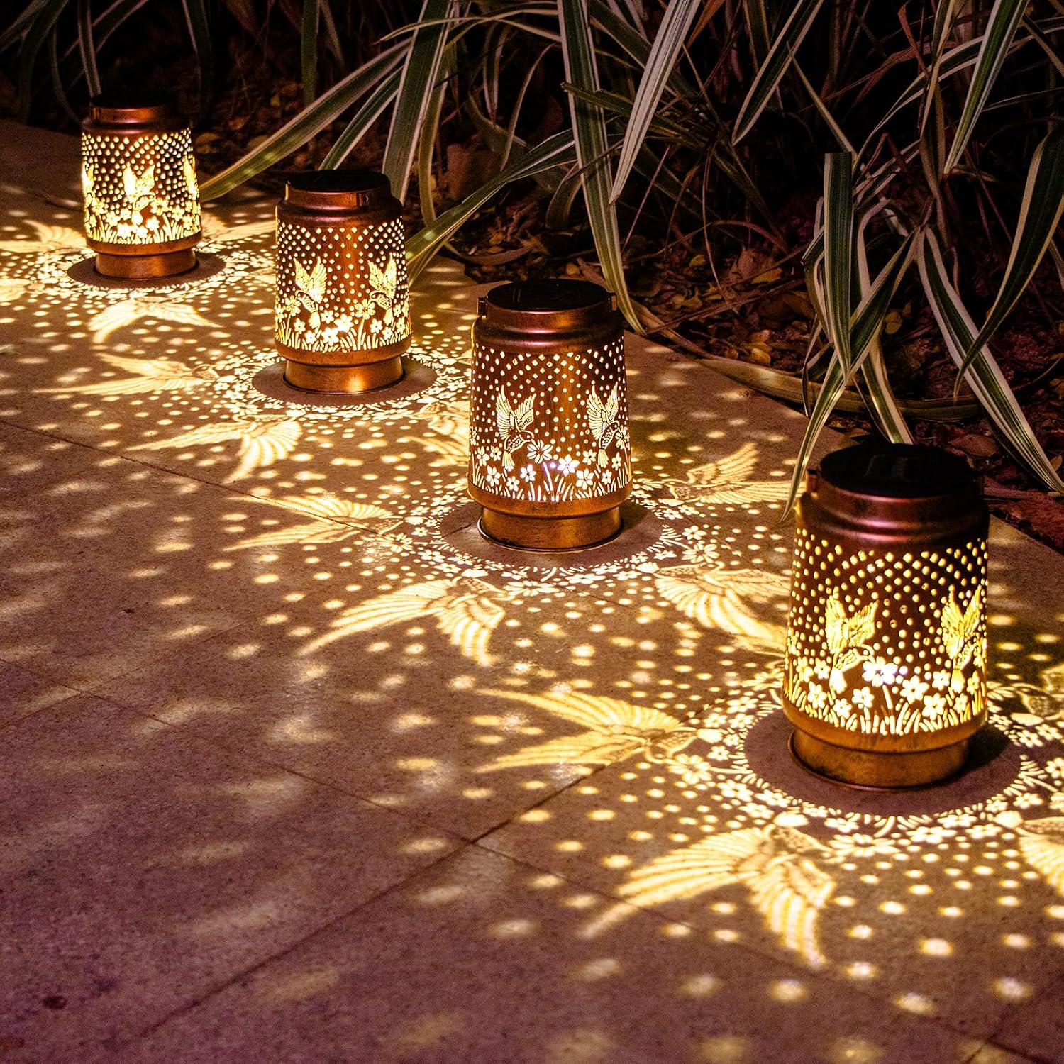 Detalle de Hummingbird Garden Solar Lanterns for Mum 🌼