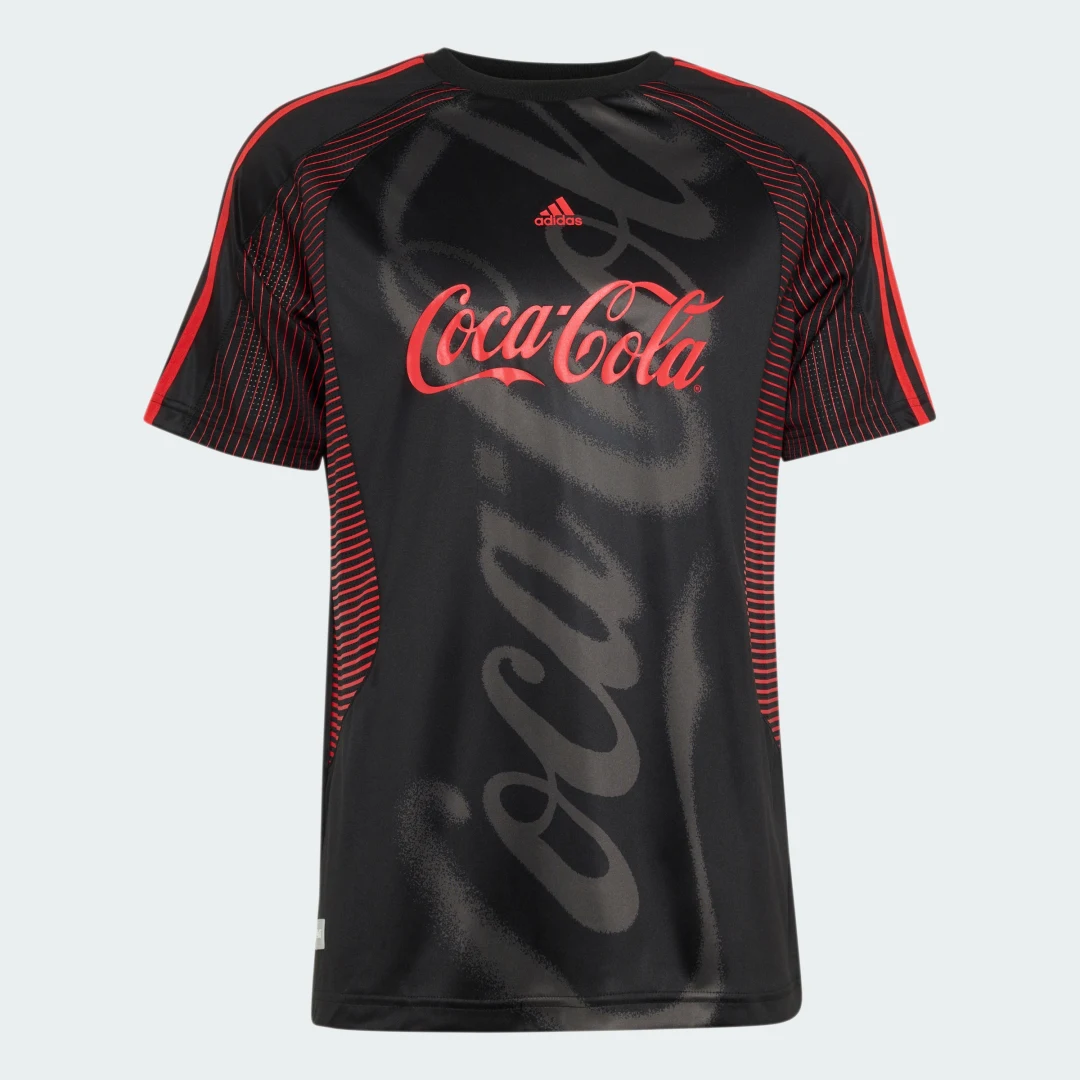 Detalle 2 de Camiseta adidas x Coca-Cola Teamgeist 26 – Negro