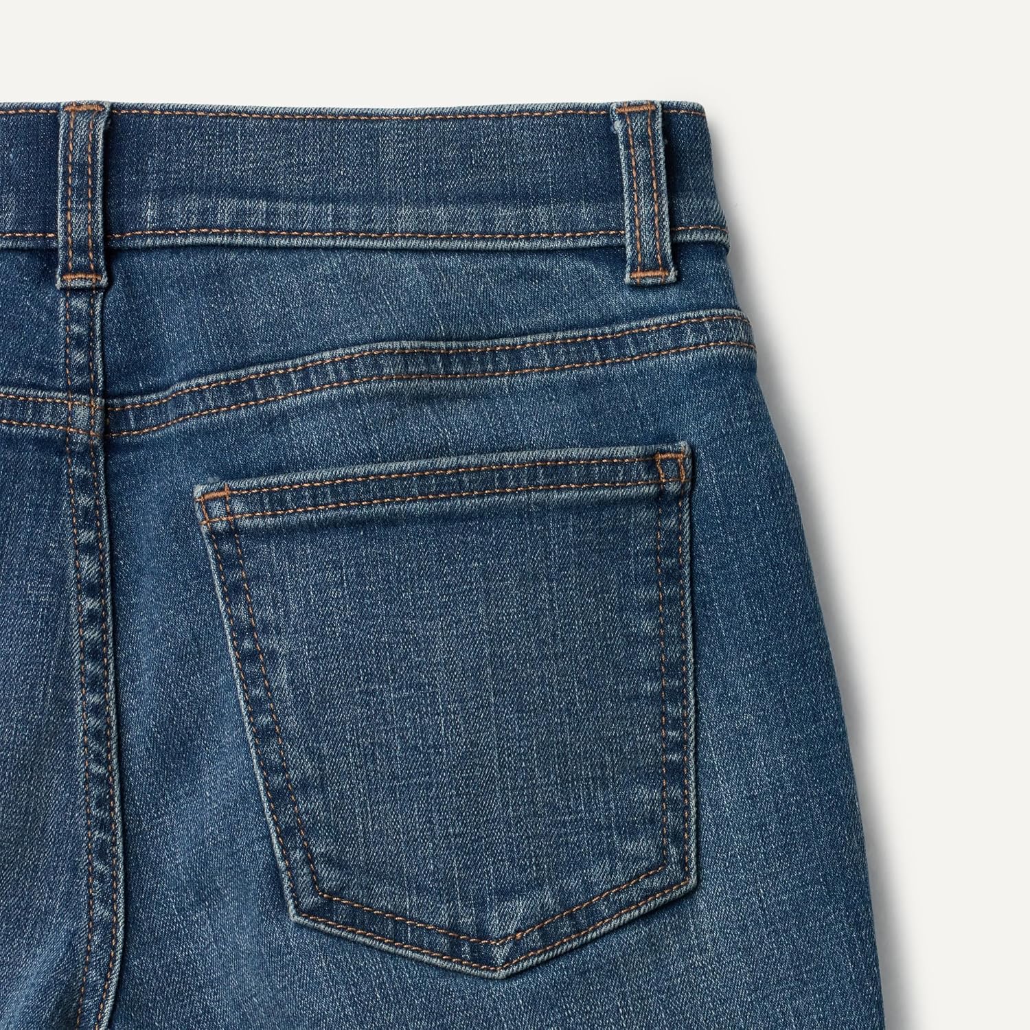 Detalle de Amazon Essentials Boys' Medium Stretch Regular-Fit Bootcut Jean