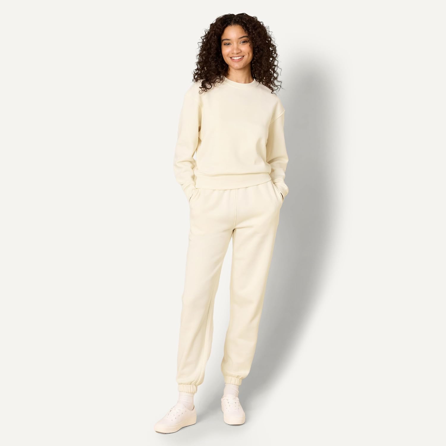 Detalle de Amazon Essentials Sofia Grainge crewneck 55.9 cm