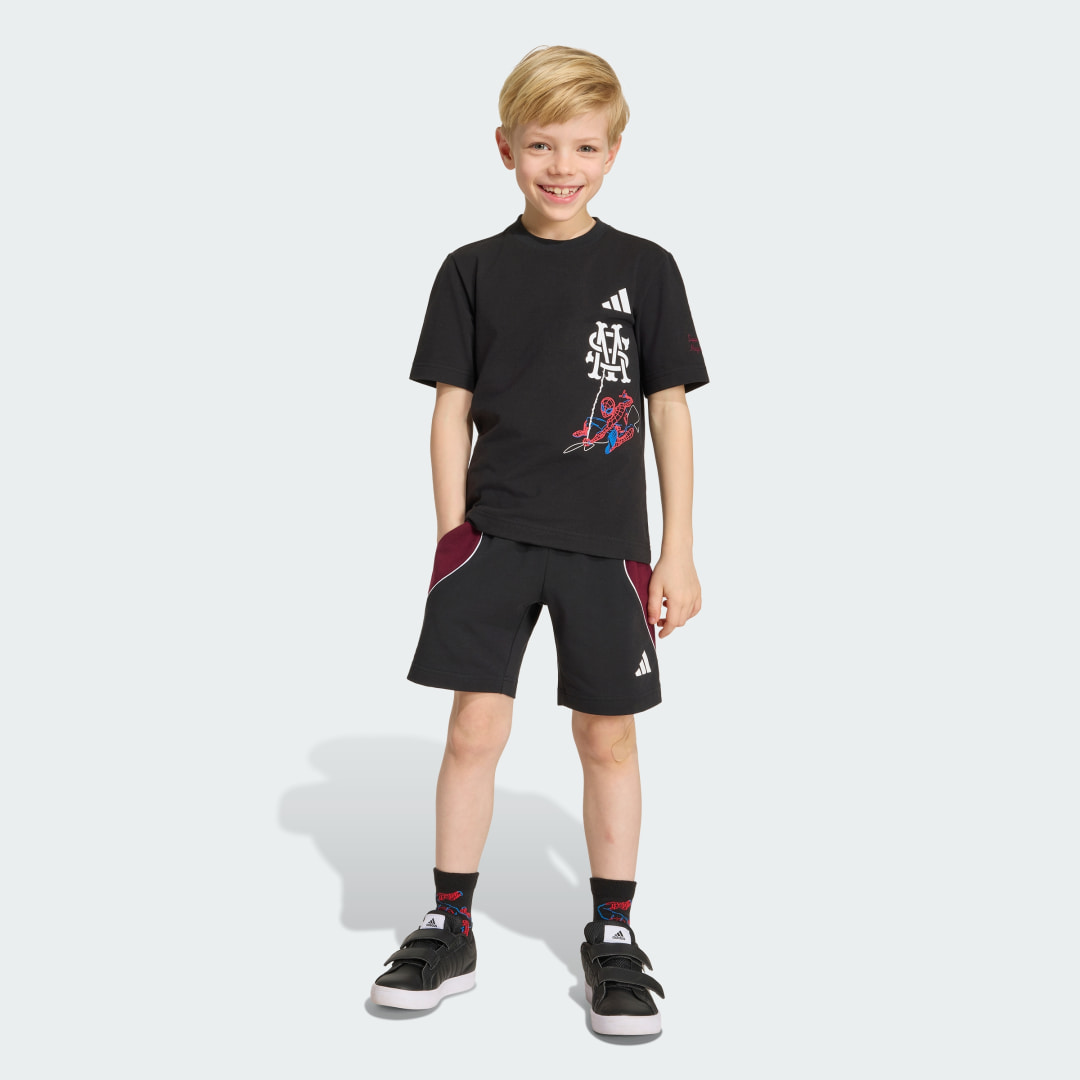Detalle de Conjunto con Camiseta Adidas Marvel Spider-Man