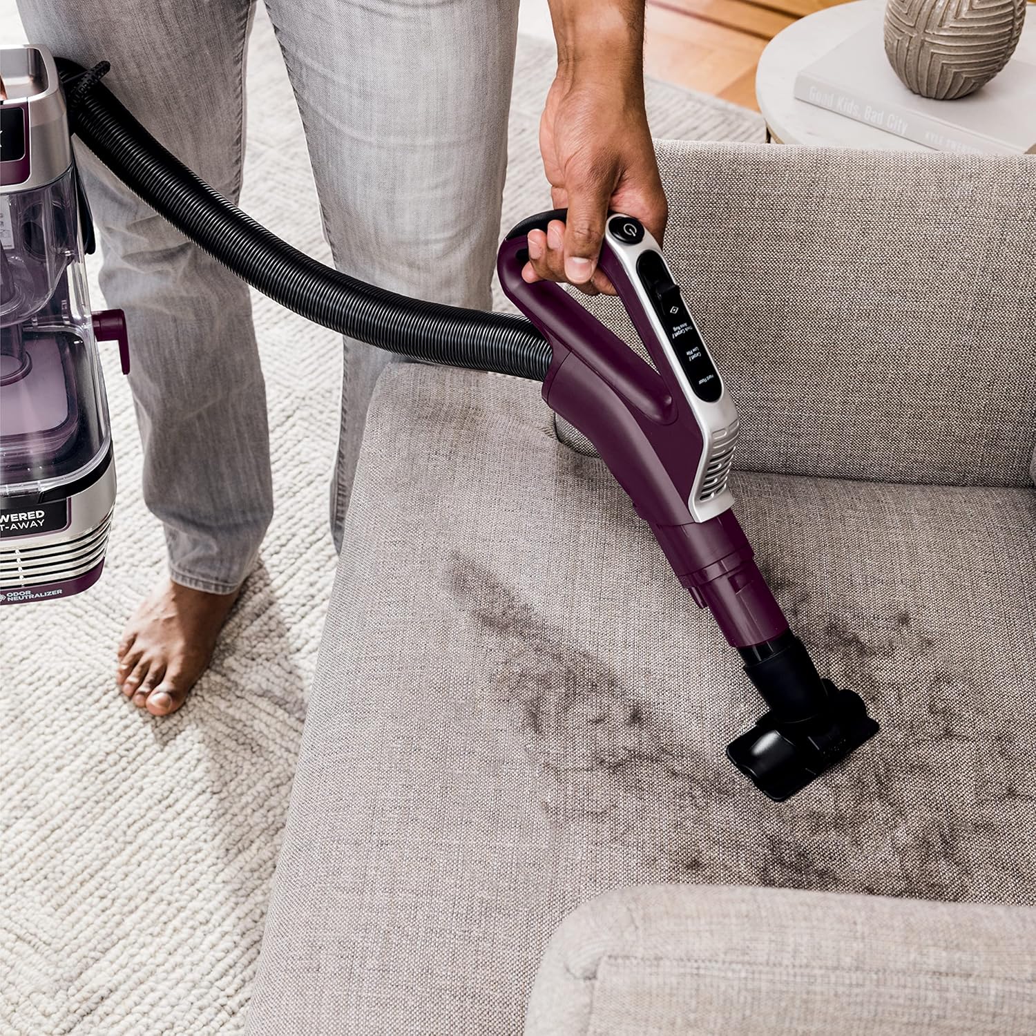 Detalle de Shark Stratos AZ3000C Upright Vacuum with DuoClean PowerFins HairPro, Red Plum