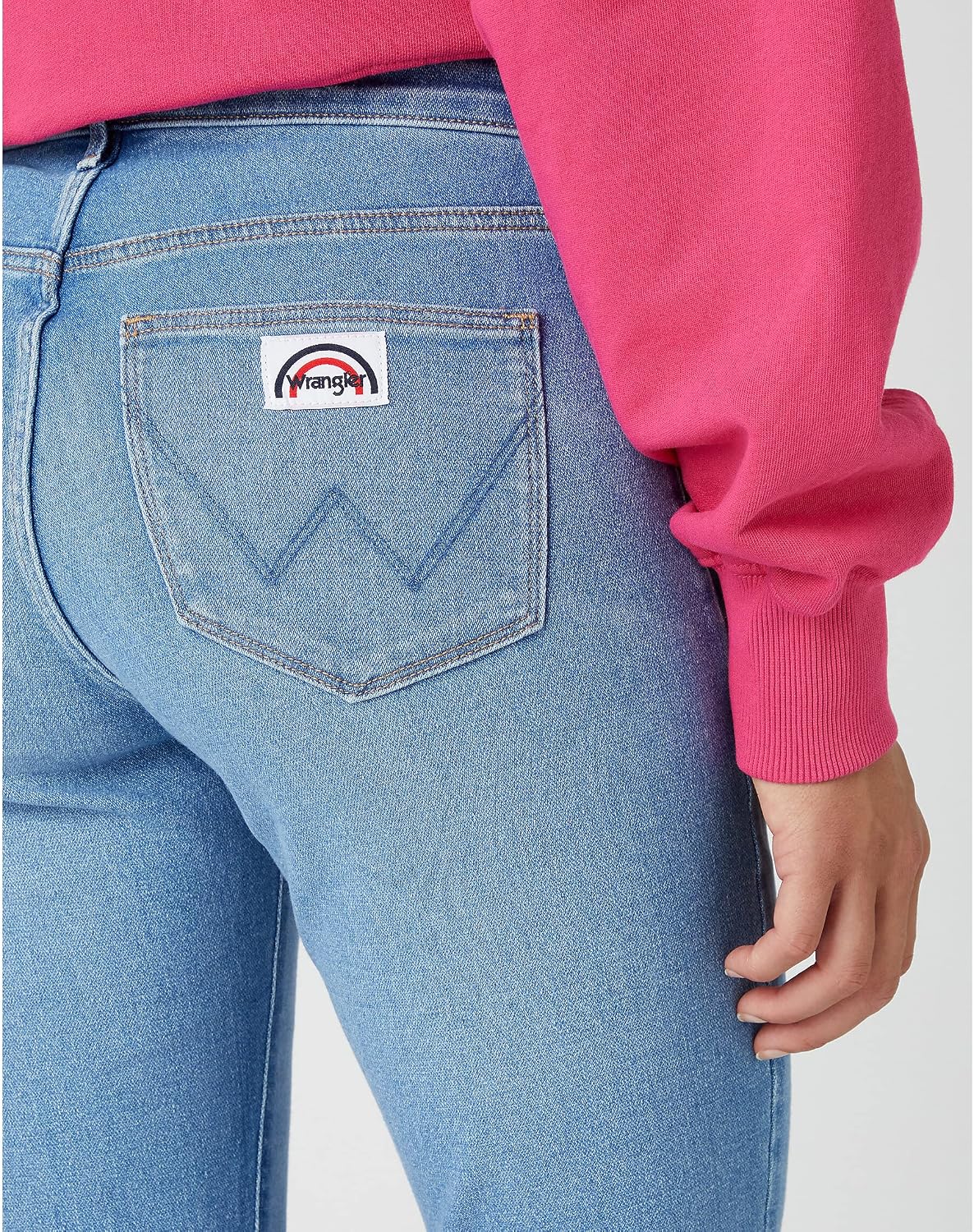 Detalle 2 de Wrangler Women’s FLARE flared jeans in medium-stretch denim