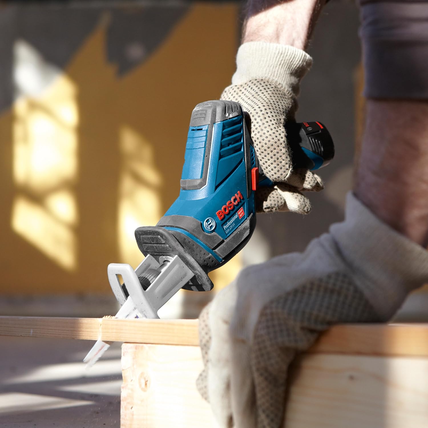 Detalle 2 de Bosch Professional GSA 12V-14 scie 65 mm đź›