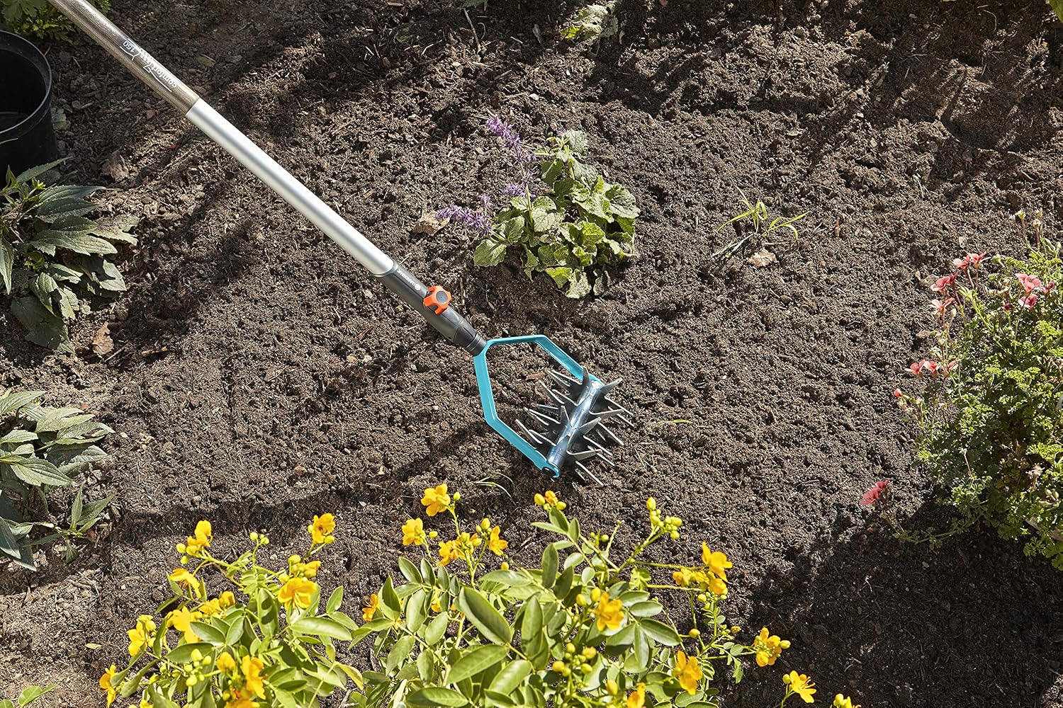 Detalle de Gardena combisystem-Sternfräse mit Jätemesser (3195-20) – für Saatvorbereitung und Bodenlockerung