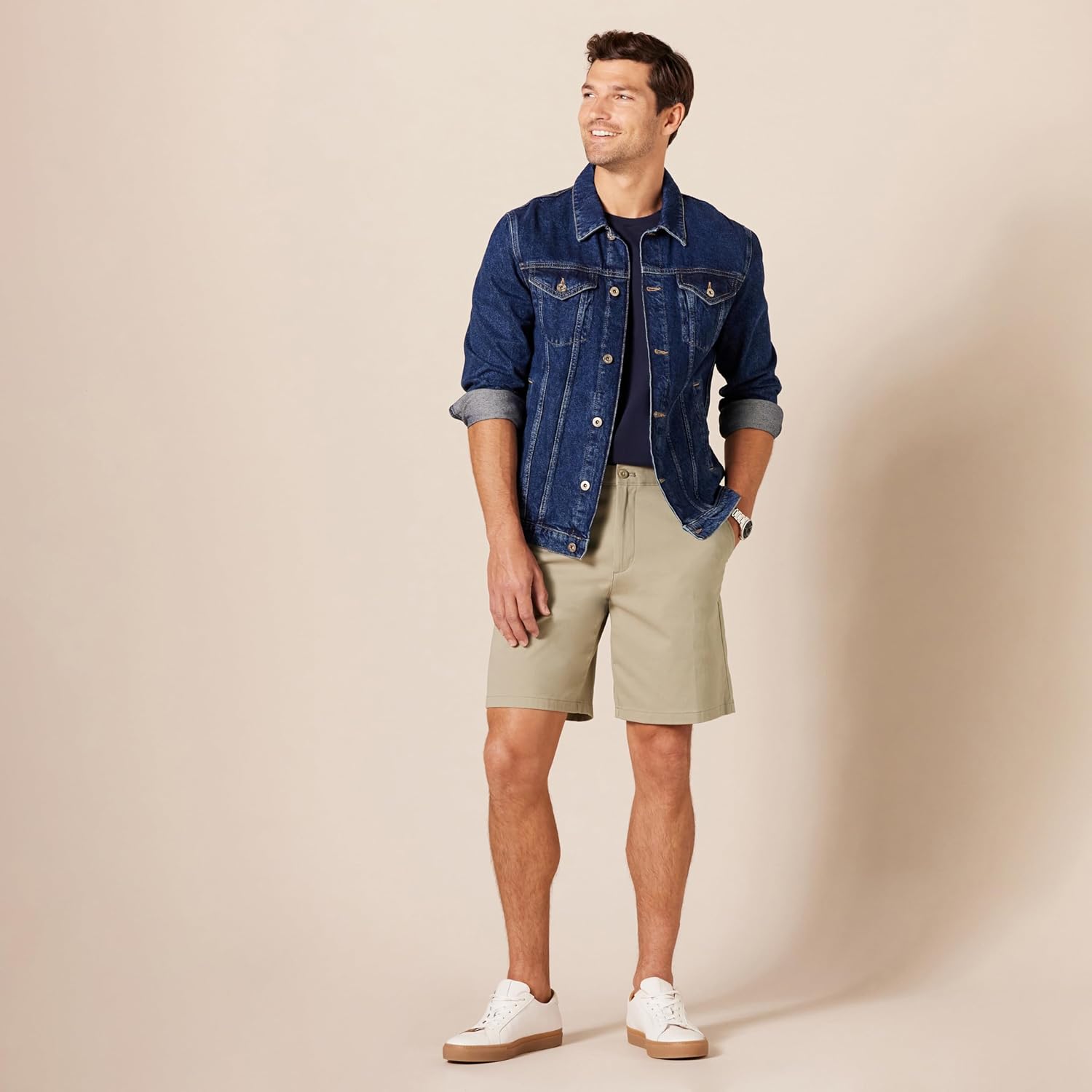 Thumbnail 2 de Amazon Essentials Men's Classic-Fit 9" Comfort Stretch Chino Shorts