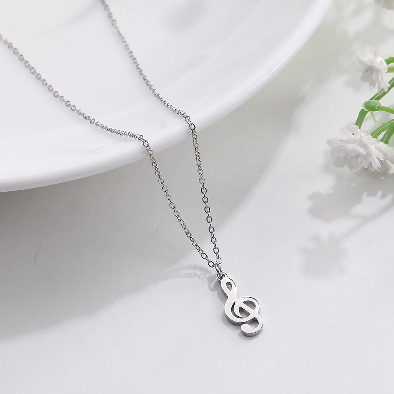 Detalle de VASSAGO Music Note Pendant Necklace for Women – Treble Clef Stainless Steel Jewellery
