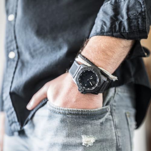 Detalle de Reloj Luminox Navy Seal Serie 3500 Sea: Caja Carbonox, Esfera Negra, 45 mm