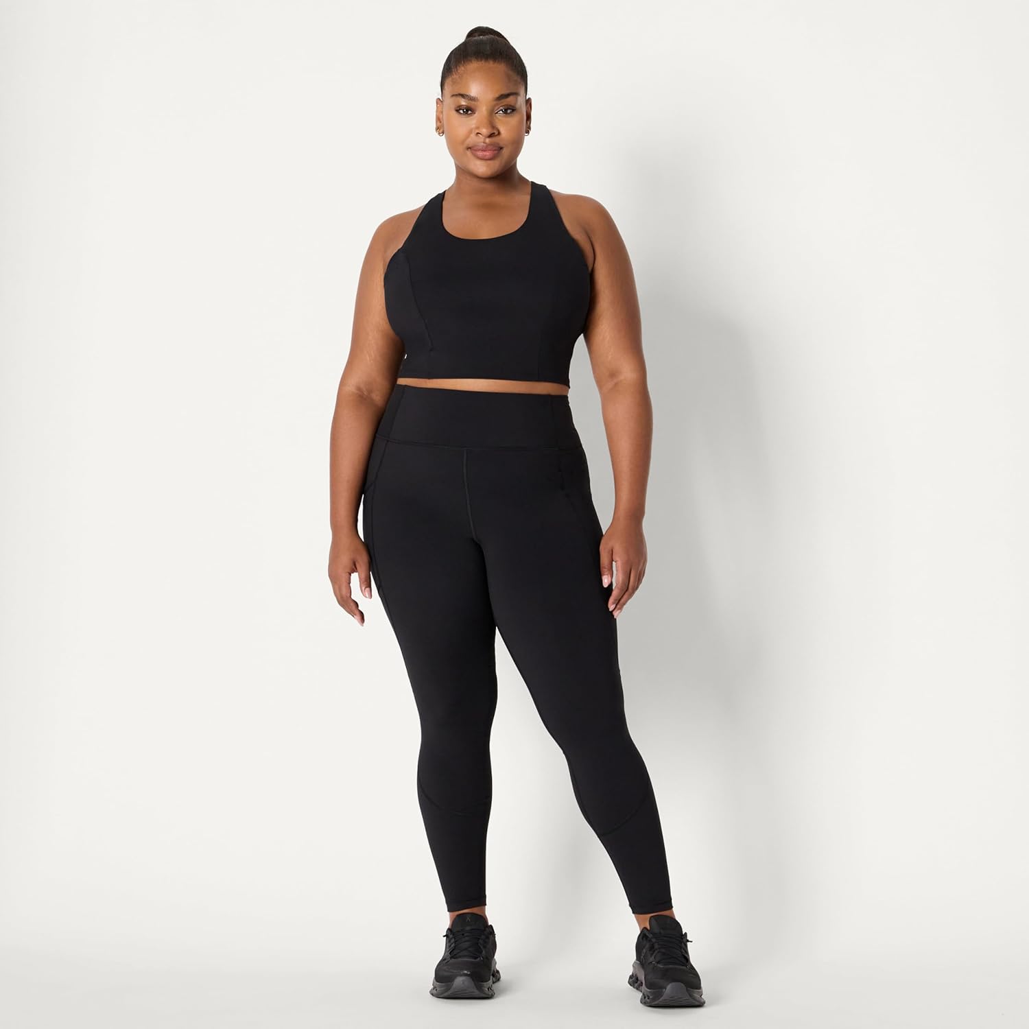 Thumbnail 6 de Amazon Essentials Women's Active Total Train Medium Support Racerback Crop Tank with Built-in Bra