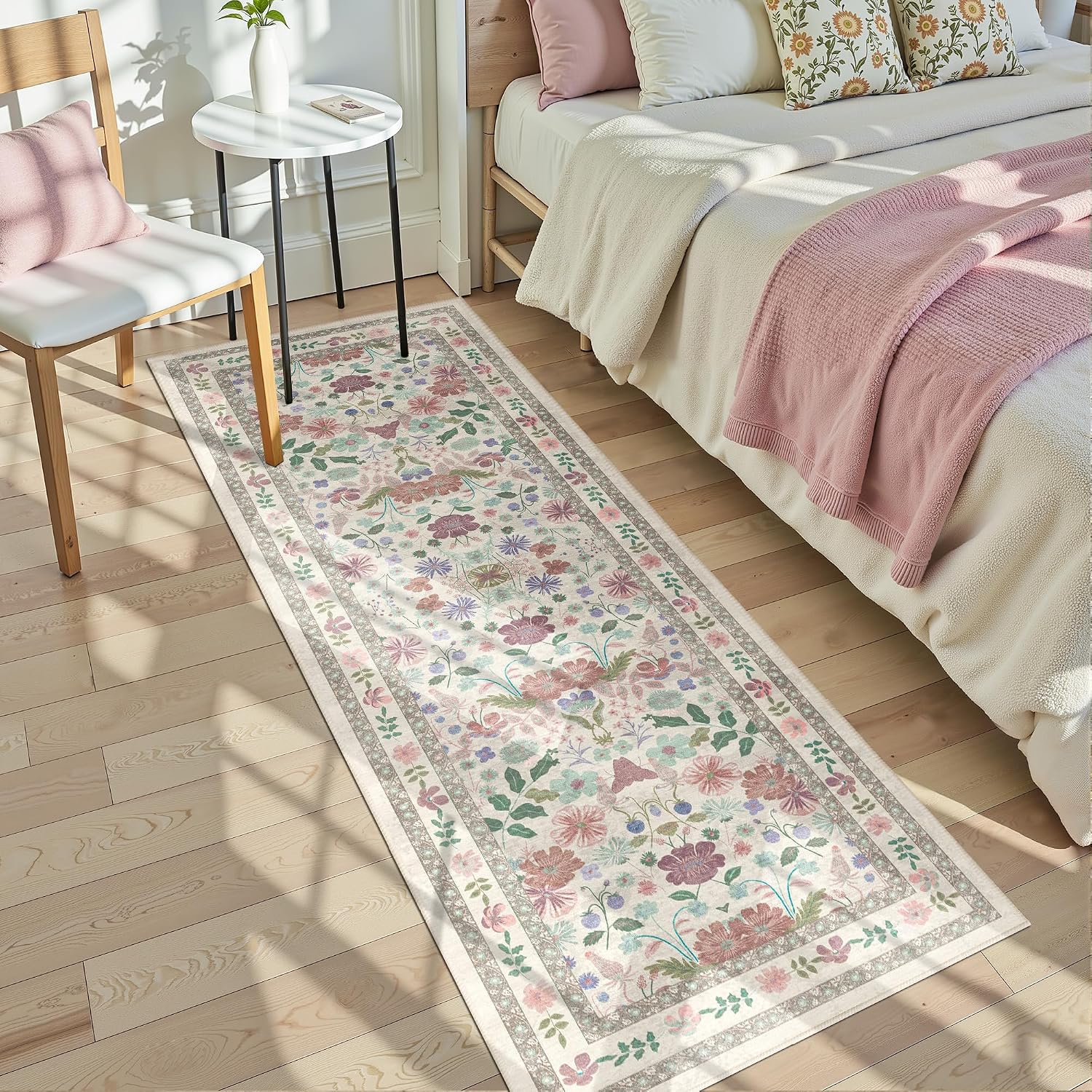 Detalle de Deerly 2' x 6' Floral Runner Rug, Washable Low-Pile Faux Wool