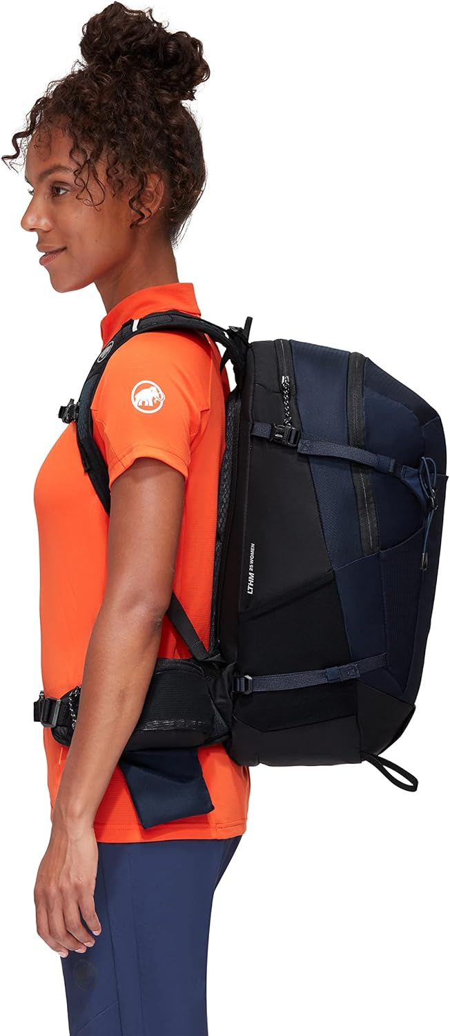 Detalle de Mammut Lithium 25 Damen marine-schwarz – Tragkomfort speziell für Frauen
