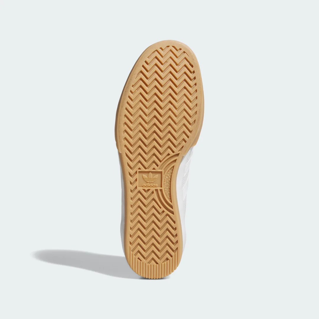 Detalle de Zapatilla LUCAS PREMIERE de Adidas: verifyca para uso diario con estilo limpio