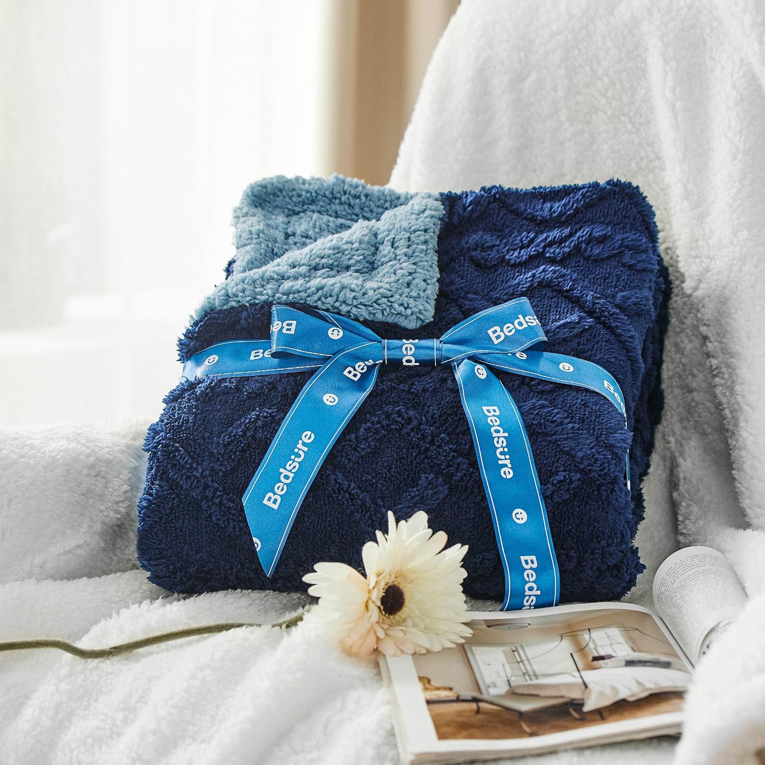 Detalle de Bedsure Sherpa Fleece Blanket Queen
